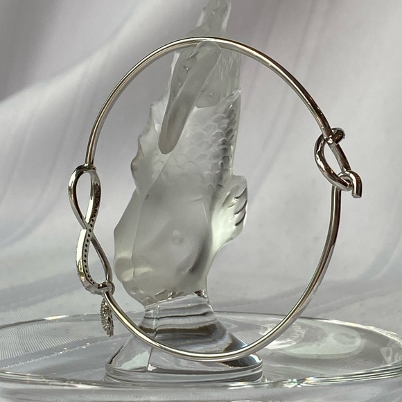 Piercing Pagoda Infinity Dangle Heart Charm Bangle Bracelet 7" - Picture 8 of 12